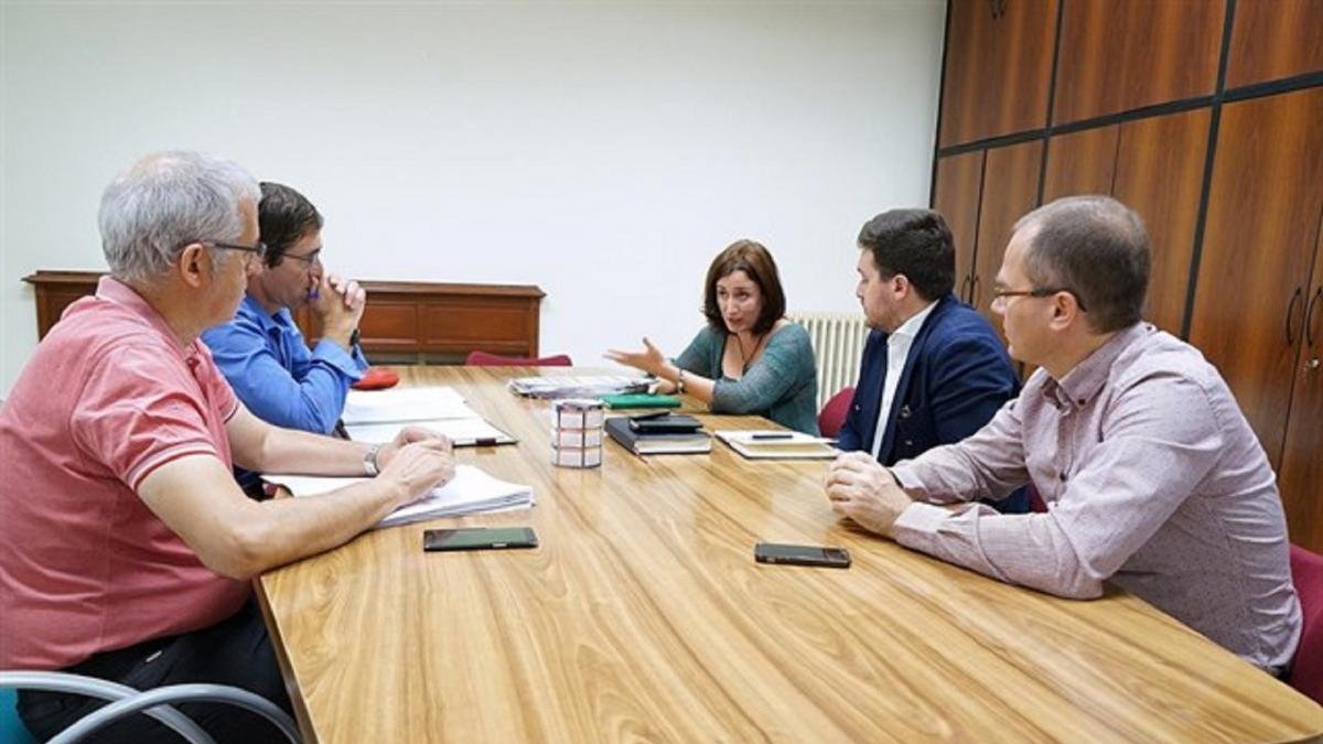 La concejal de Medio Ambiente y Sostenibilidad del Ayuntamiento de Valladolid, María Sánchez, en una reunión con la Diputación Provincial-EUROPA PRESS