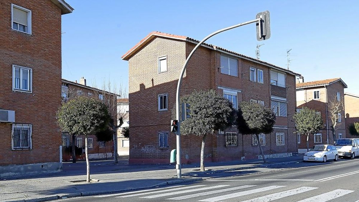 Varias calles de la barriada de Las Viudas, en una foto de archivo.-J.M. LOSTAU