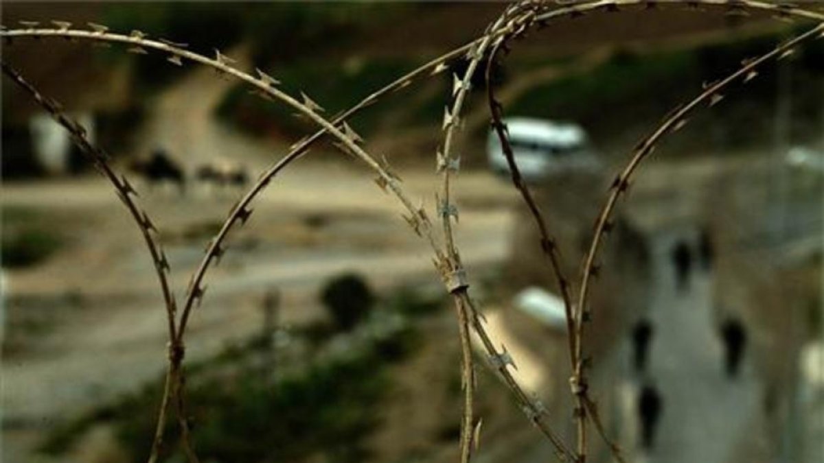 Un detalle de la valla de Ceuta.-SERGIO CARO