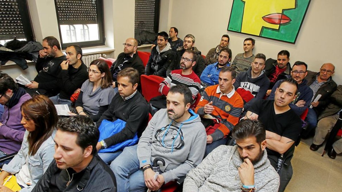 Los afilados de CCOO de Renault Valladolid respaldaron con un 98% de apoyo el tercer plan industrial.-J. M. LOSTAU