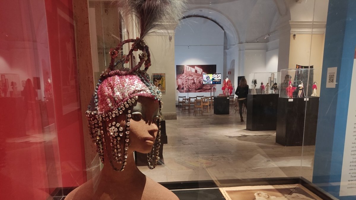 Una imagen de la exposición en La Pasión sobre la Revista Española.