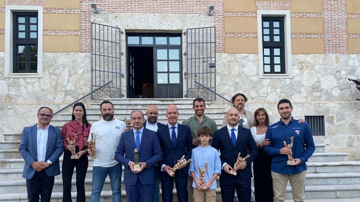 Foto de familia de los Premios Valladolid Es Deporte de EsRadio.EM
