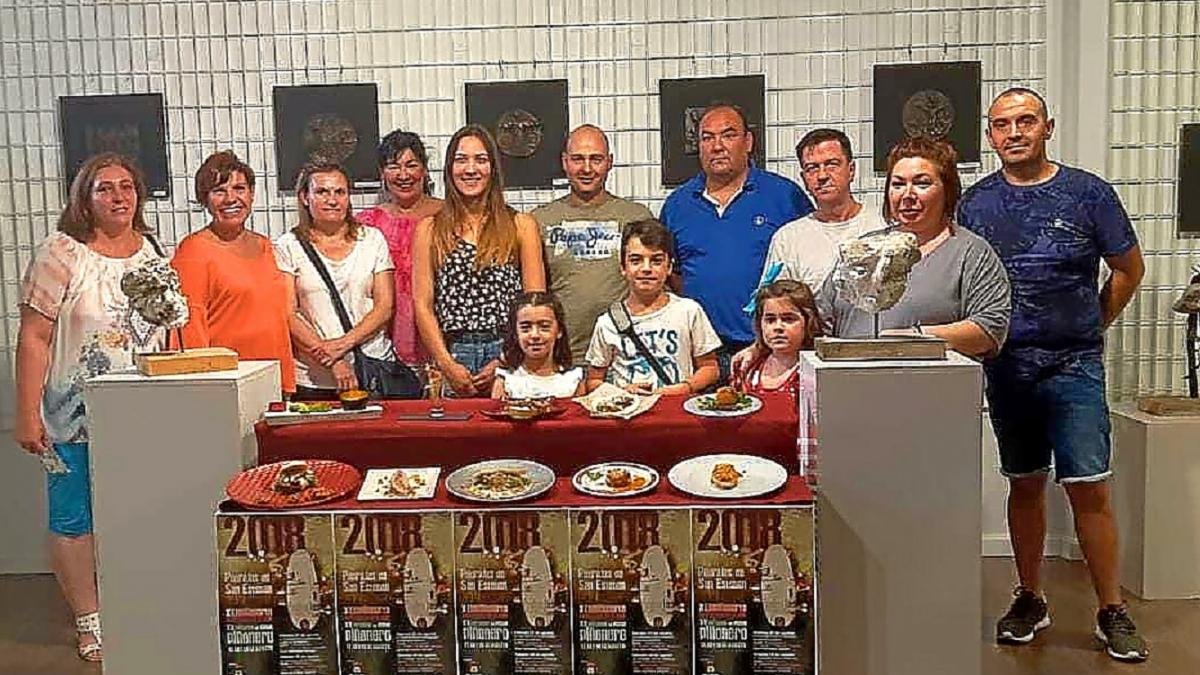 Los participantes de la XV edición del certamen ‘Pincho Piñonero’ que se celebra en Pedrajas de San Esteban.-E.M.