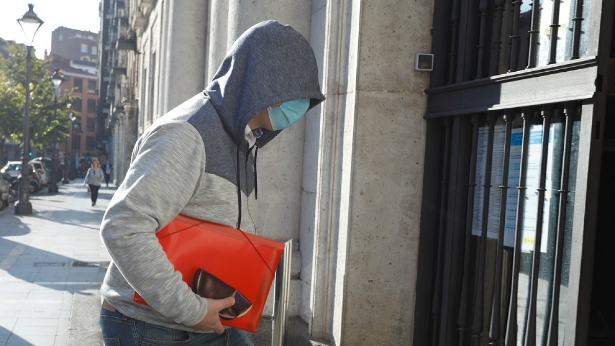 El monitor del campamento de Hornillos condenado a 37 años por abusar de 9 menores. - J.M.LOSTAU