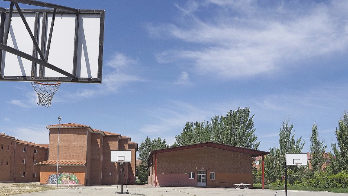 Exterior del instituto María Moliner de Laguna de Duero. PHOTOGENIC