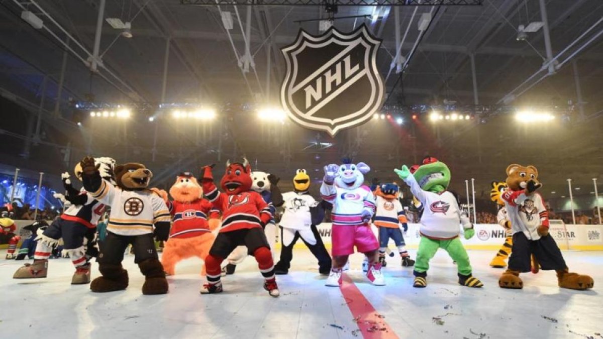 Todas las mascotas de la NHL, en la pista de hielo.-NHL