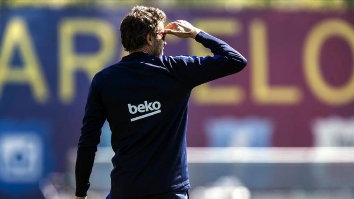 Luis Enrique, antes de empezar el último entrenamiento previo al duelo con el Madrid.-QUIQUE GARCÍA
