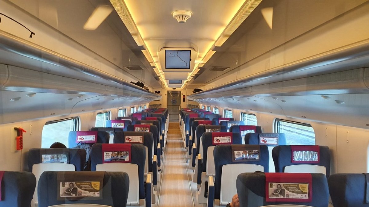 Coche del Avant de Madrid-Valladolid. E.M.