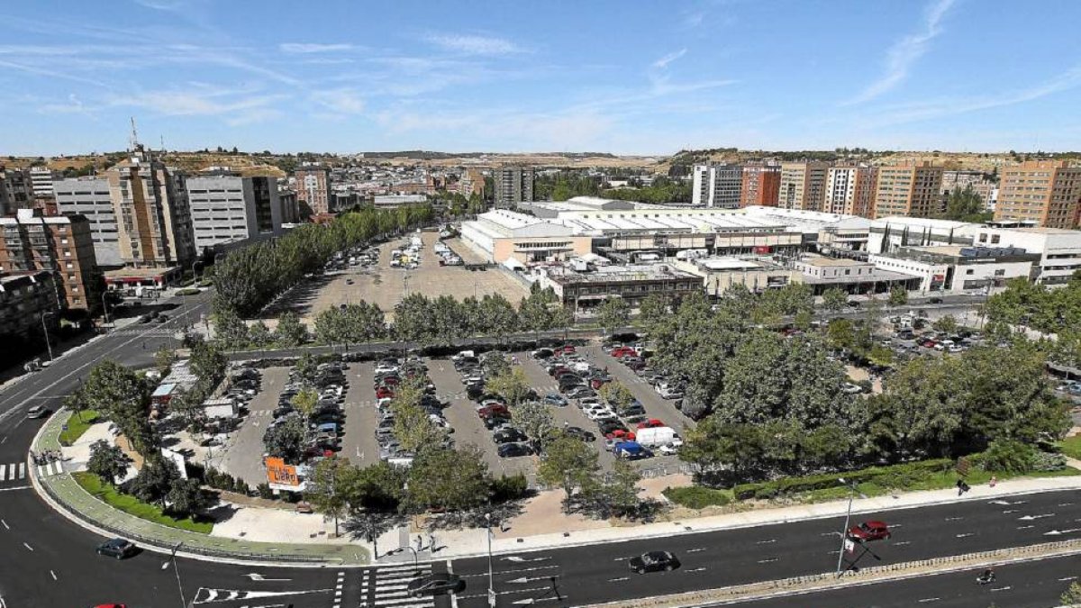 Parking disuasorio de la Feria de Muestras-El Mundo
