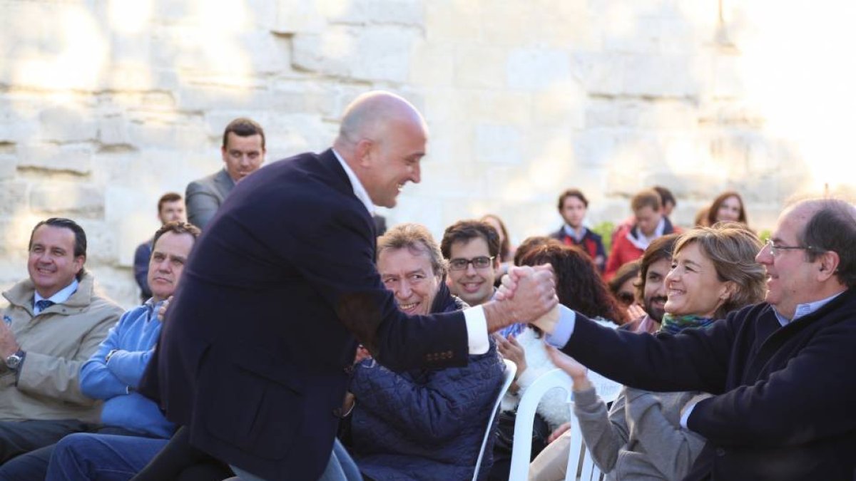 El candidato del Partido Popular a la Presidencia de la Junta de Castilla y León, Juan Vicente Herrera y la Ministra de Agricultura, Alimentación y Medio Ambiente, Isabel García Tejerina, cierran la campaña electoral en un acto público en Valladolid, junt-Ical