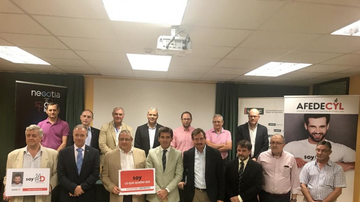Presentación del Programa de Voluntariado Deportivo con federaciones deportivas y los directores generales de Deportes y Familia.-G.V.