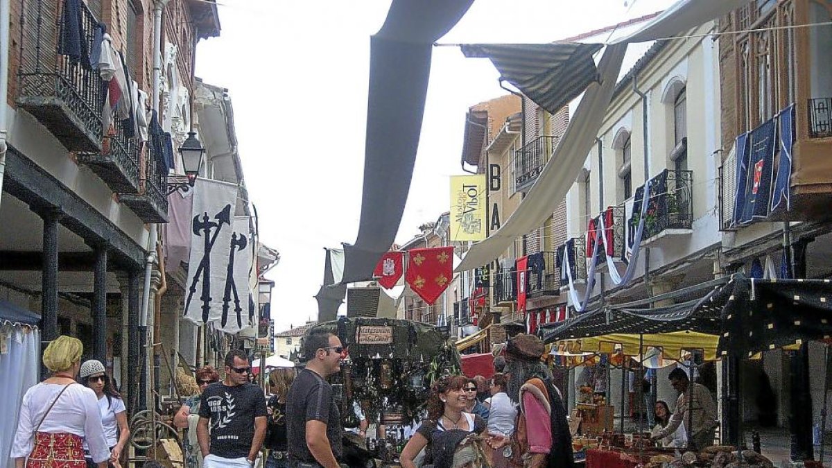 Celebración del Mercado Comarcal el año pasado en Villalón de Campos.-EL MUNDO
