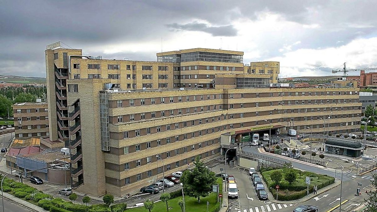 El complejo hospitalario de Salamanca, en una imagen de archivo.-ICAL