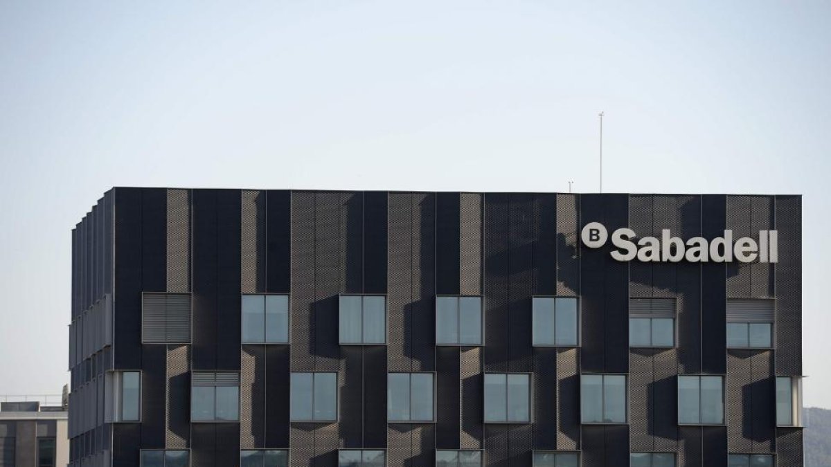 Sede del Banco Sabadell en Barcelona.-AFP-PHOTO