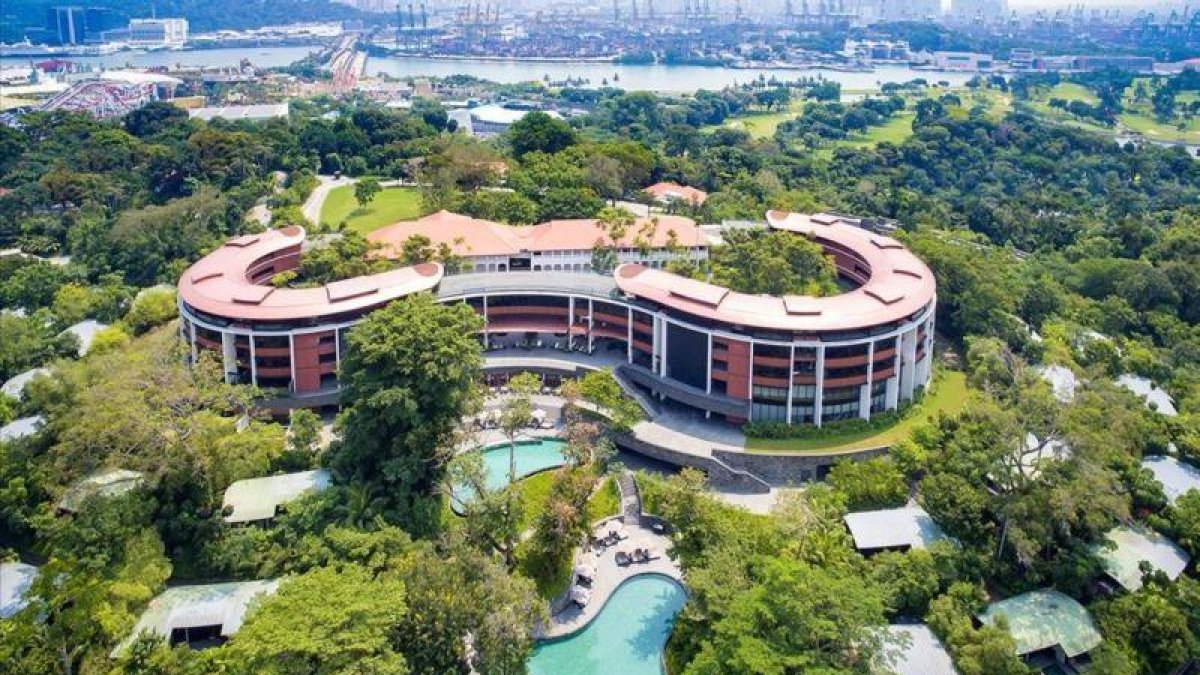 Vista aérea del Hotel Capella, en el que se reunirán Trump y Kim.-EL PERIÓDICO (REUTERS)