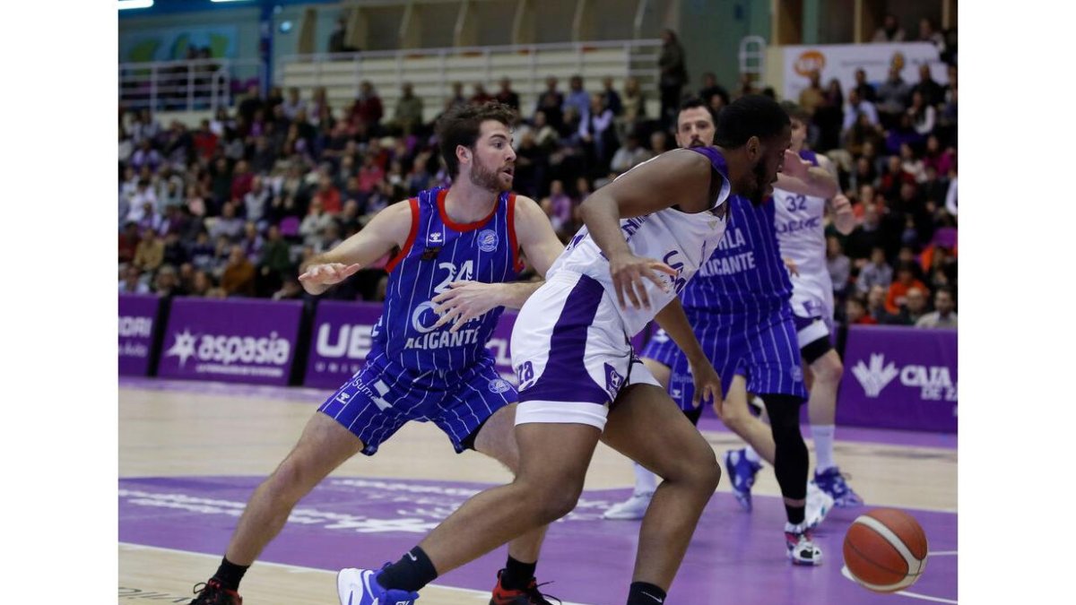 UEMC Real Valladolid Baloncesto - HLA Alicante. / PHOTOGENIC