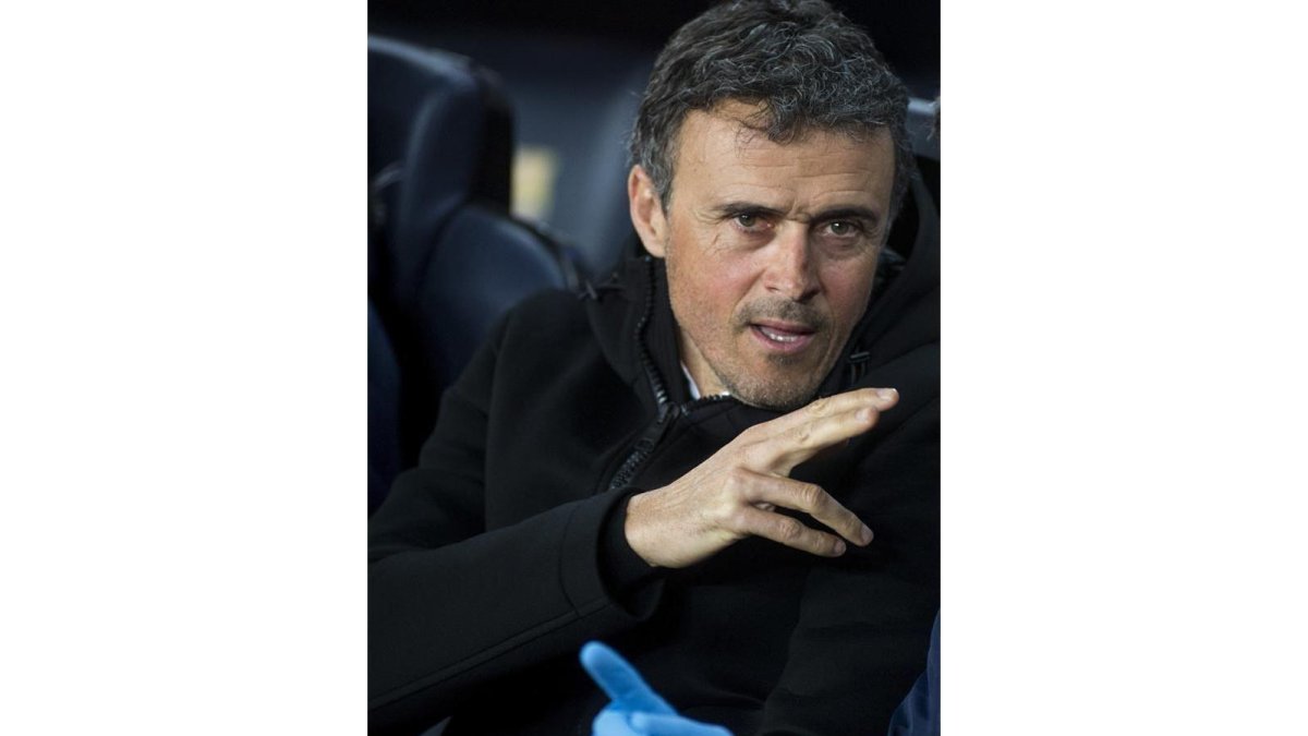 Luis Enrique durante el partido de hoy contra el Sporting.-EFE