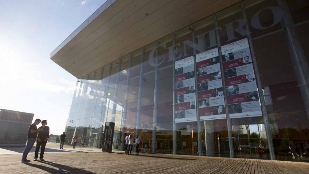 Exterior del Centro Cultural Miguel Delibes.-ICAL