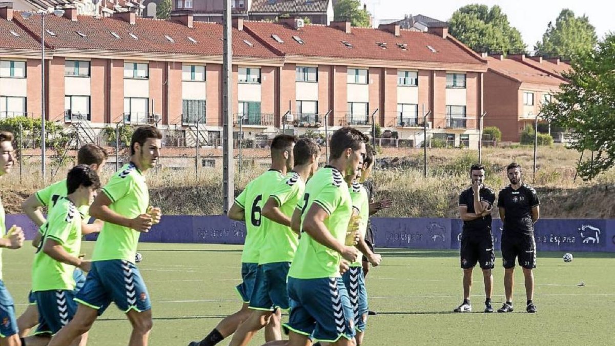Los jugadores del Promesas, en su primer entrenamiento.-M. Á. Santos