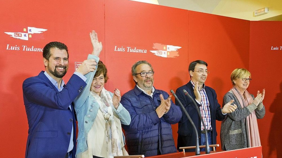 Tudanca interviene en el acto de presentación de la candidata del PSOE a la Alcaldía de Béjar, Elena Martín, junto a la comisionada Isaura Leal.-ICAL