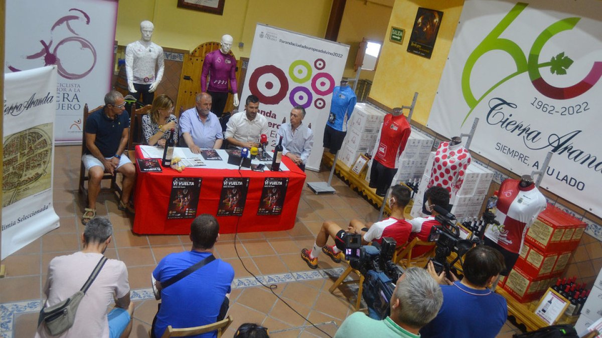 Presentación de la Vuelta Júnior a la Ribera. / E. M.