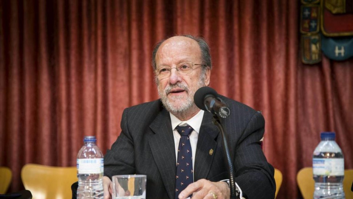 El alcalde de Valladolid, Francisco Javier León de la Riva-Ical