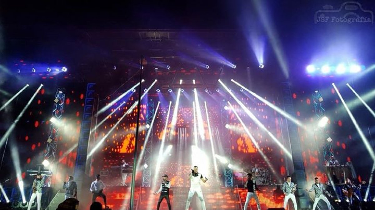 Imagen de archivo de un espectáculo de París de Noia.- E. M.