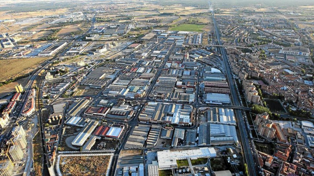Vista aérea del polígono de Argales.-EL MUNDO
