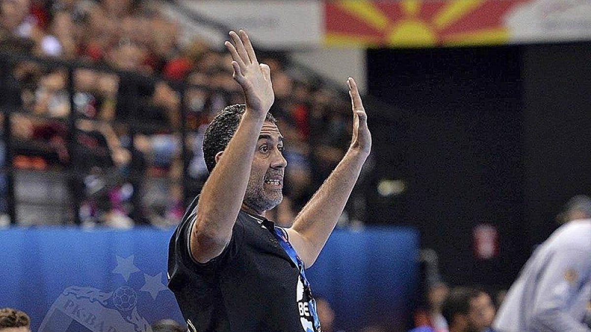 El técnico vallisoletano David Pisonero durante un partido con el Vardar de esta temporada.-EL MUNDO