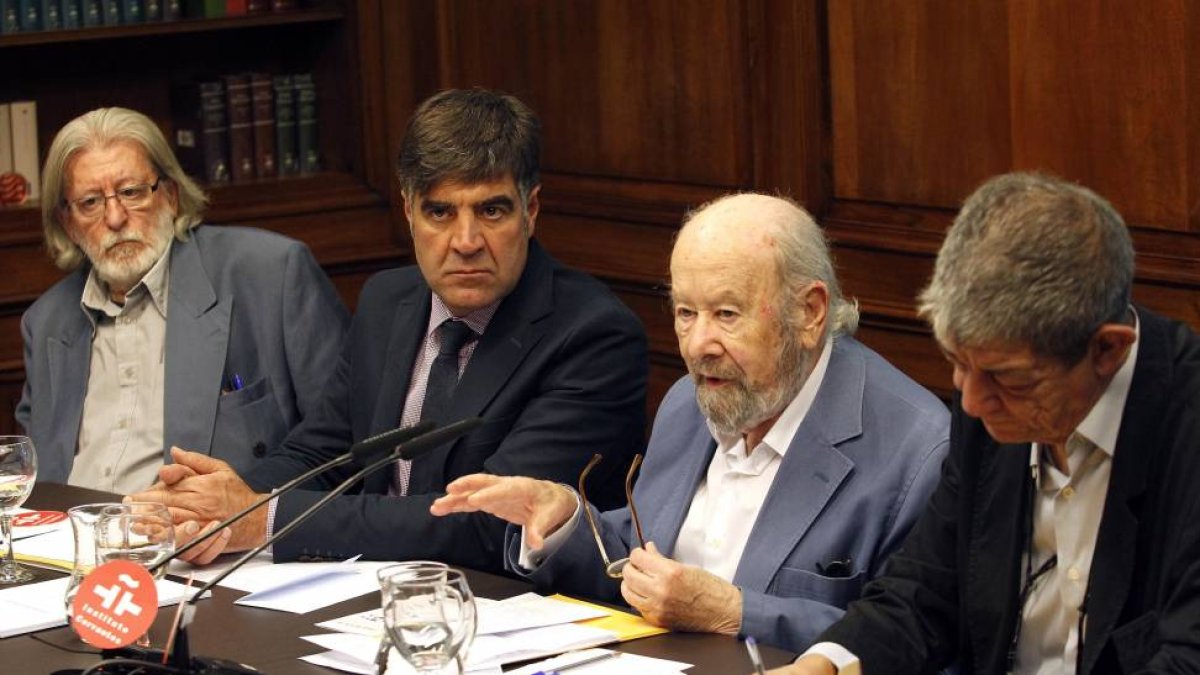 Miembros del jurado de la XLI edición del Premio de Poesía Ciudad de Burgos-Ical