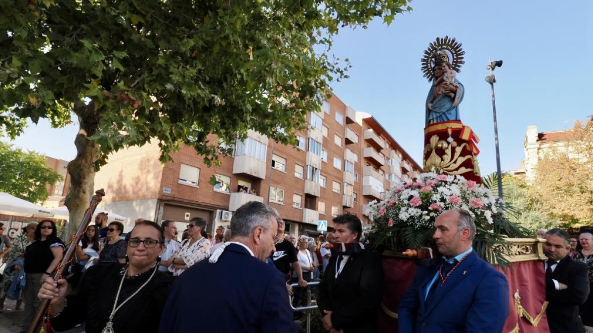 Procesión en honor a la Virgen del Pilar celebrada en Valladolid - Photogenic