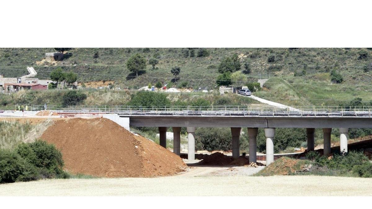 Estado de las obras de la Autovía del Duero ayer en el tramo La Mallona-Venta Nueva.-LUIS ÁNGEL TEJEDOR