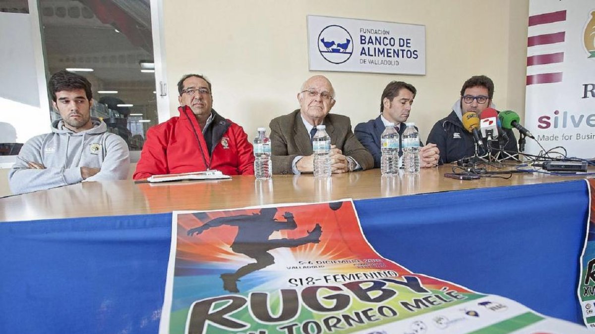 Presentación del derbi en la sede del Banco de Alimentos con Juan Carlos Pérez al a derecha de la imagen.-Pablo Requejo