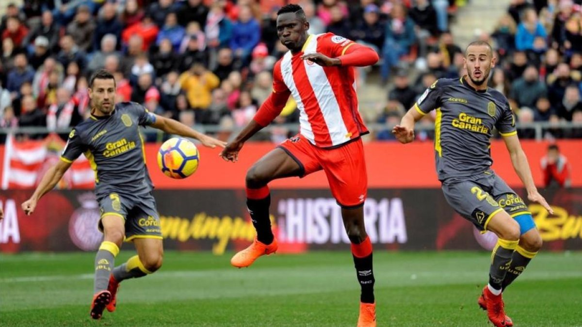 Debut goleador: el keniata Micahel Olunga marcó tres tantos al Las Palmas (6-0).-ROBIN TOWNSEND