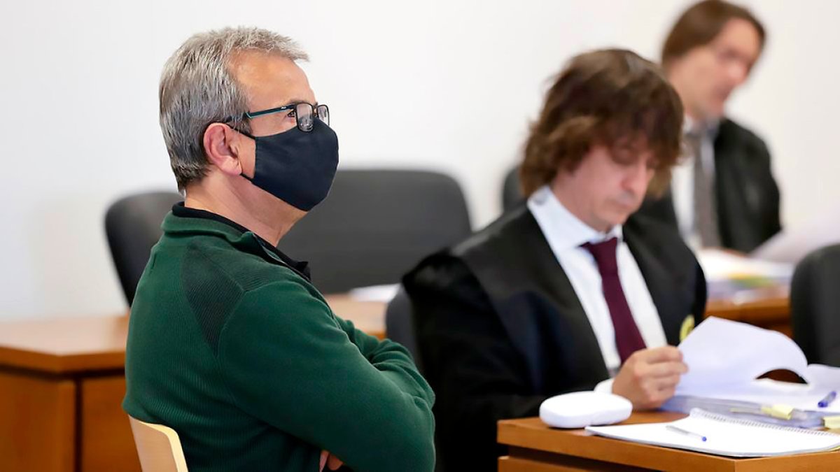 El vallisoletano maquinista de Renfe acusado de asesinar a su camello durante la Audiencia Provincial en A Coruña. -E. PRESS.