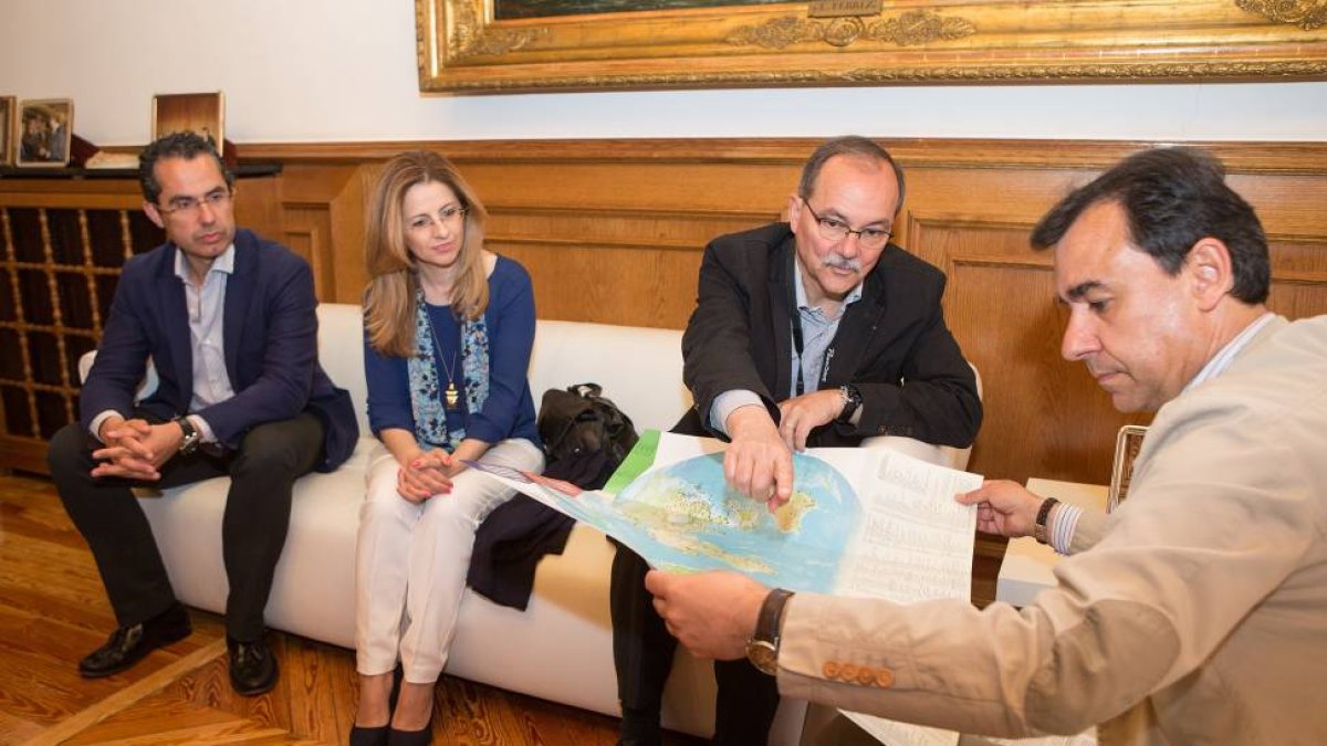Una delegación de miembros de la Unesco visita la futura Reserva de la Biosfera Transfronteriza Meseta Ibérica en el territorio que abarca la provincia de Zamora, con la finalidad de realizar una valoración de la Candidatura presentada.-ICAL