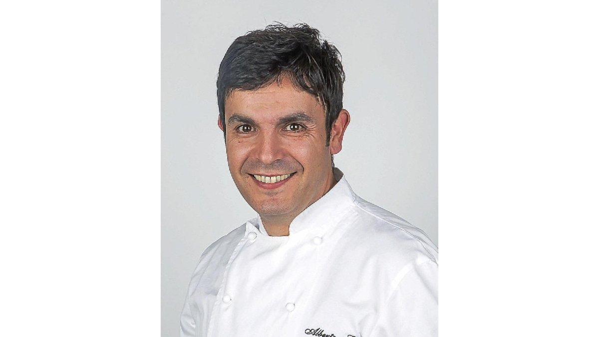 Alberto Soto, cocinero del restaurante Cepa 21.-CARAACARA