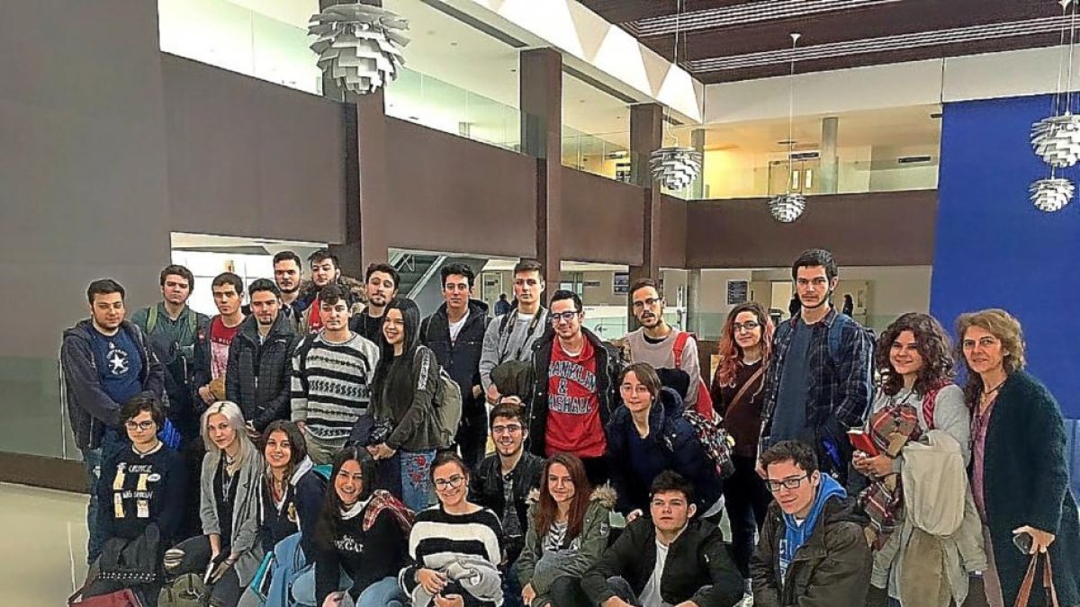 Alumnos de la Escuela de Dieño partcipantes en el proyecto.-E.M.
