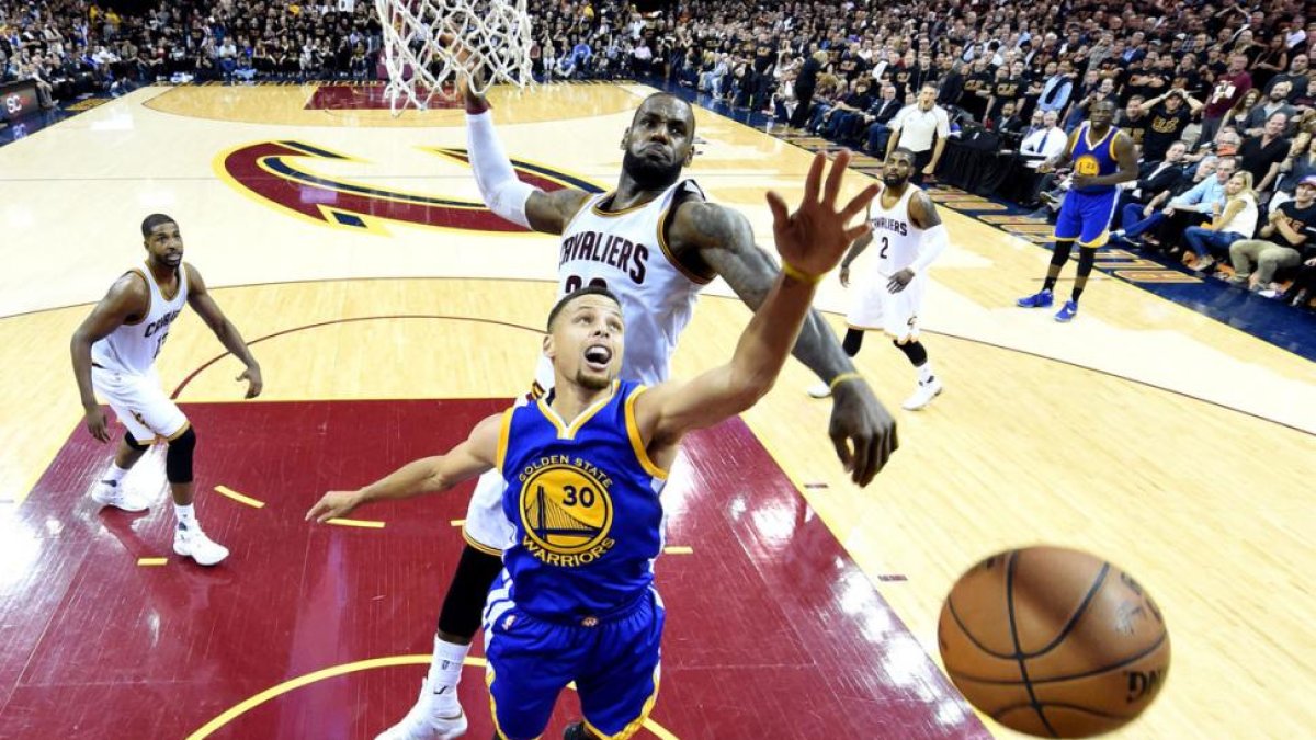 Tapón de LeBron James a Stephen Curry.-Bob Donnan / USA Today Sports