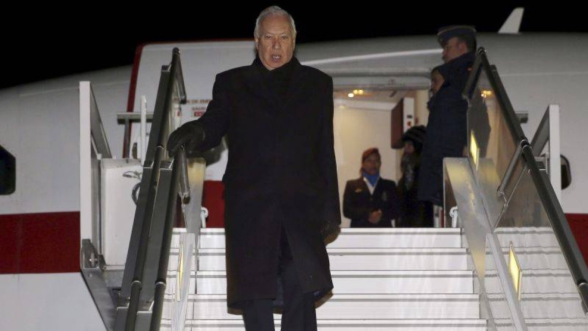 El ministro de Exteriores, José Manuel García-Margallo, a su llegada a Kiev.-Foto: EFE