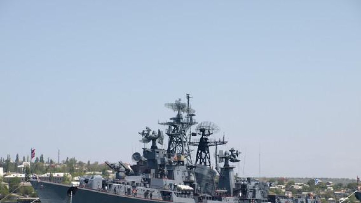 El destructor Smetlivy de la marina de Rusia.-