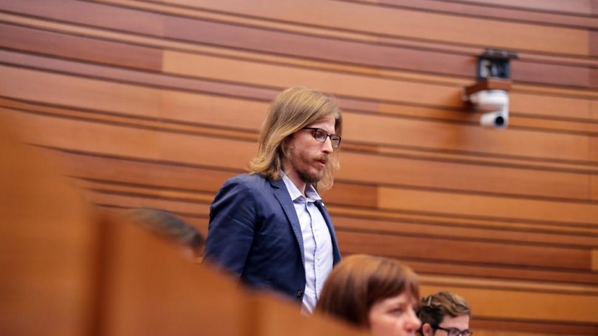 El portavoz de Podemos, Pablo Fernández, en el debate del estado de la Comunidad.-ICAL