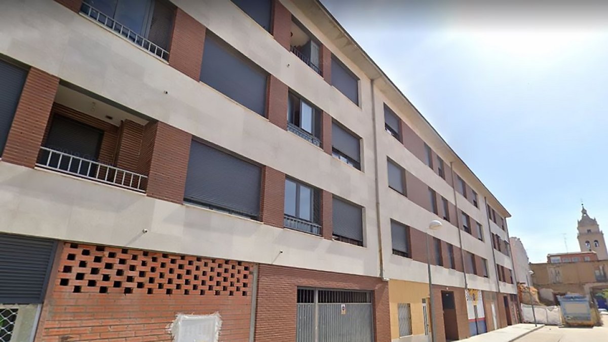 Edificios de viviendas de la calle Guillén de Rhoan de Tordesillas.- G. M.