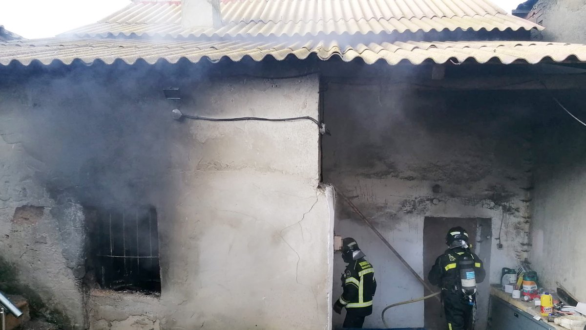 Incendio en una vivienda deshabitada en el municipio de Villabrágima (Valladolid)