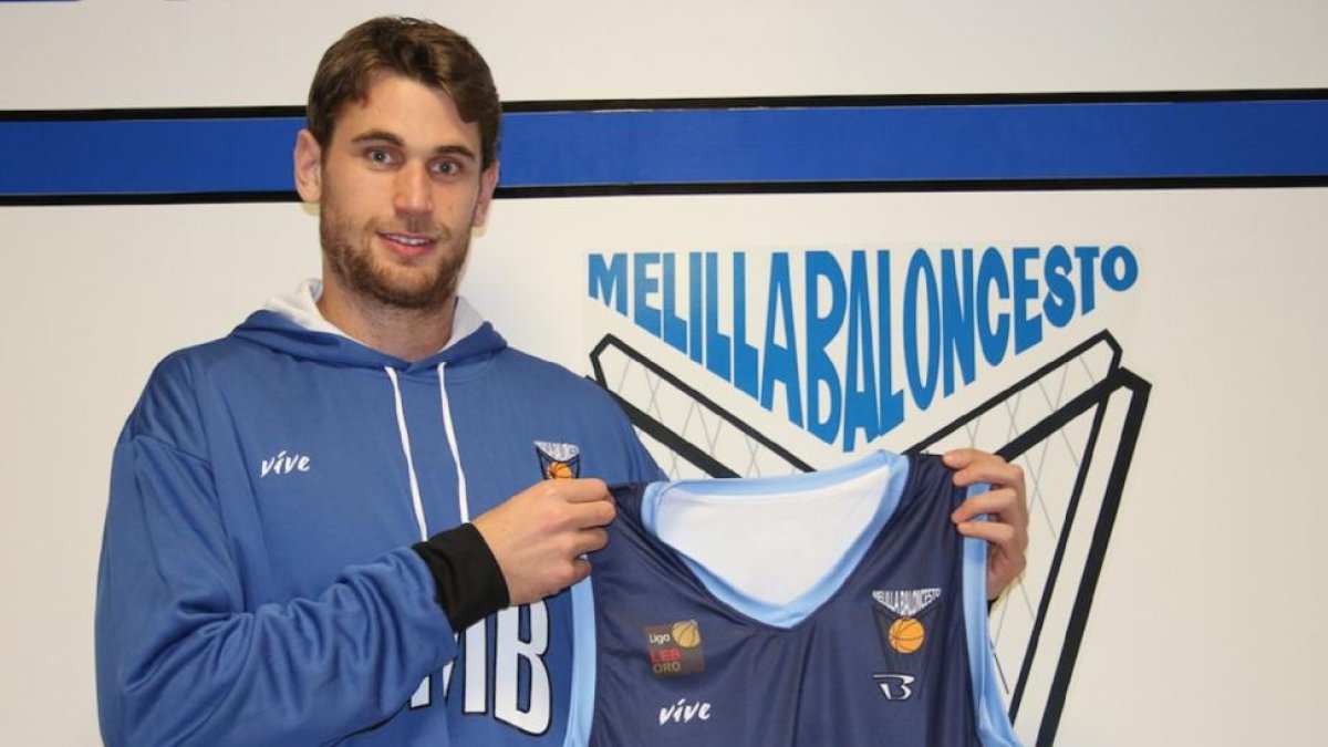 Javier González con la camiseta del Melilla de LEB-Oro, equipo donde ha jugado supliendo a Eduard Gatel-El Mundo
