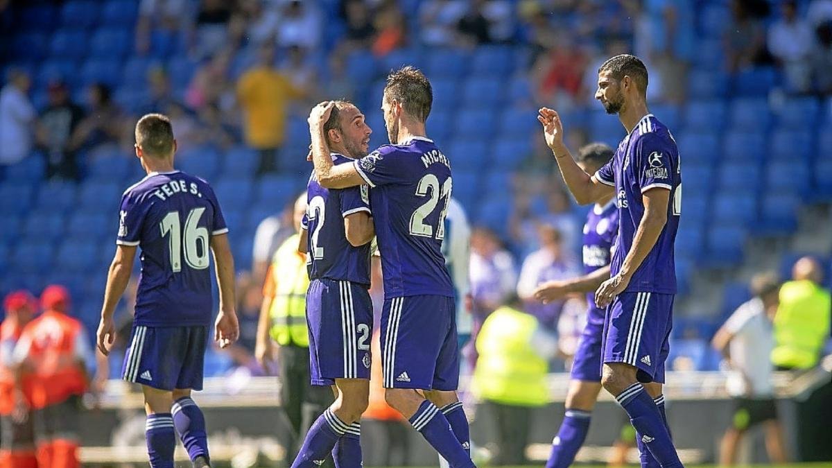 El debutante Joaquín, a la derecha, junto a Nacho y Míchel tras la victoria frente al Espanyol.-PHOTO-DEPORTE