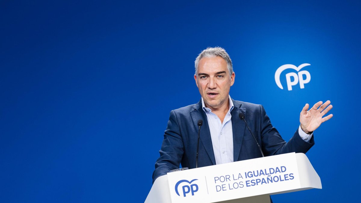 Elías Bendodo, en su comparecencia ante los medios en Génova.-E. P.