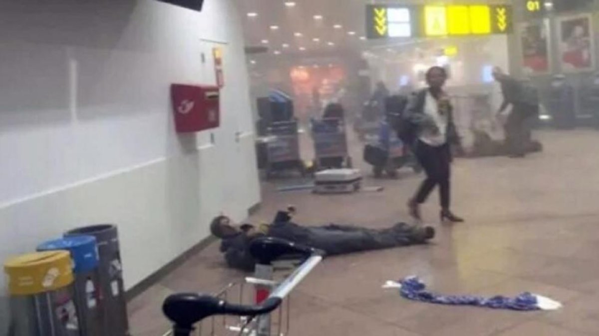 Imágenes de Twitter de los atentados en el aeropuerto Zaventem de Bruselas.-TWITTER