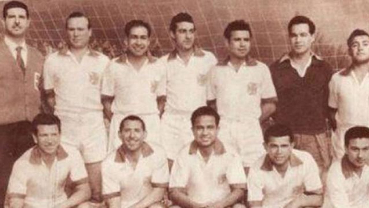 Los jugadores del Green Cross chileno en 1961, poco antes del accidente aéreo.-Foto: ARCHIVO