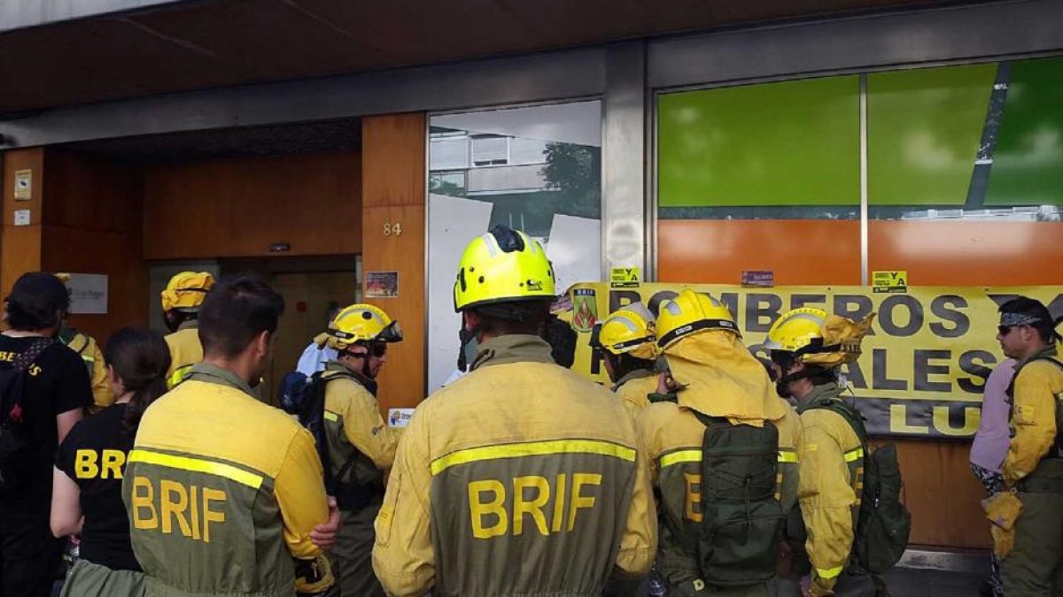 Los trabajadores de las BRIF Tragsa se concentran en Madrid para buscar una solución a sus conflictos laborales-ICAL